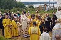 В храме святителя Митрофана в Николо-Мере прошло архиерейское служение