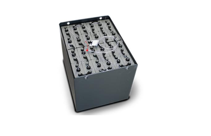 Как правильно выбрать аккумулятор для самоходного штабелера