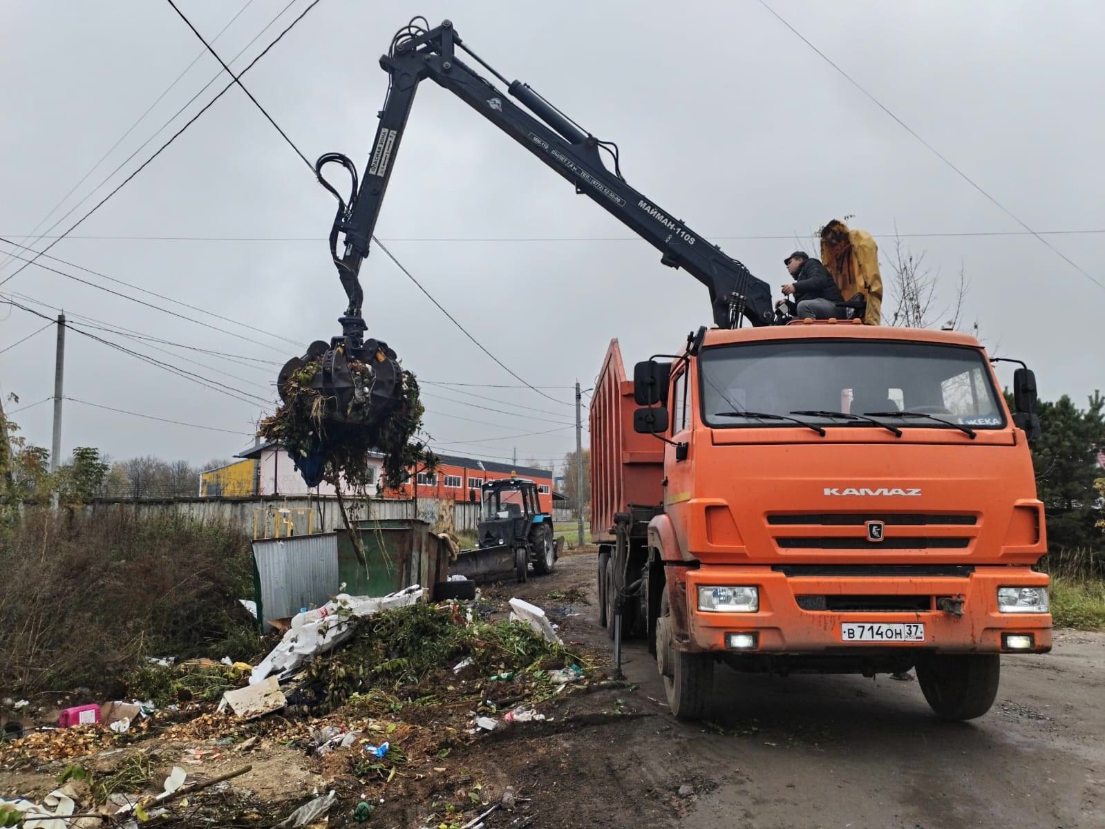 За 2 недели УГХ вывезло более 2000 кубических метров веток и мусора