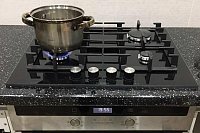 Отключается варочная панель Bosch