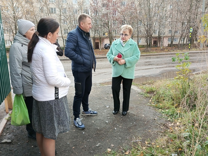 Проблему микрорынка на ул.Щорса обсудили на выездном совещании