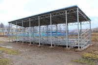 На стадионе спортивной школы «Арена» установили новые трибуны