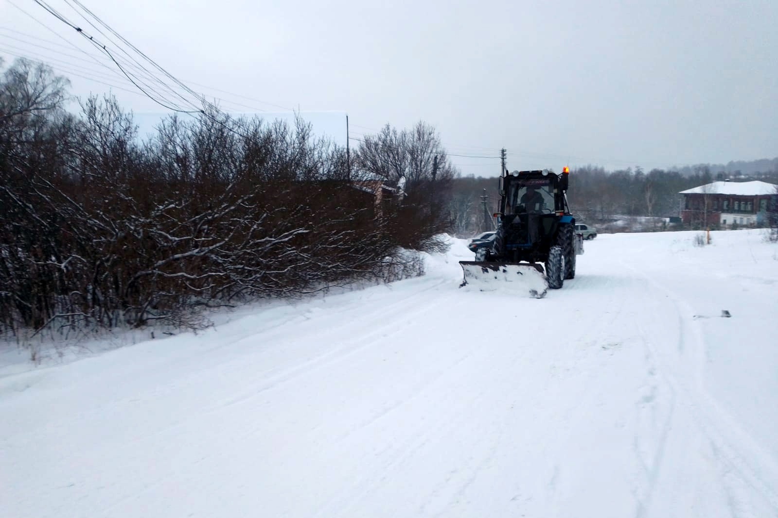 В Кинешемском районе устраняют последствия снегопада