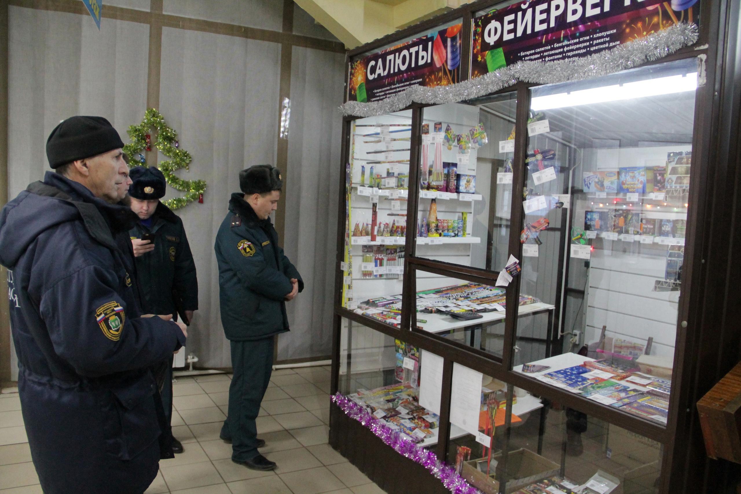 Жителям Кинешмы рекомендуют отказаться от использования новогодних петард