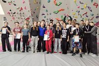 Ученики школы №18 приняли участие в первенстве области по скалолазанию