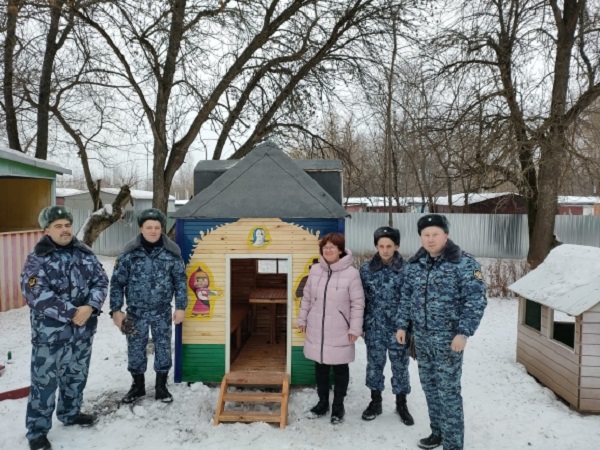 Сотрудники кинешемской колонии №4 оказали помощь в благоустройстве детского сада № 32