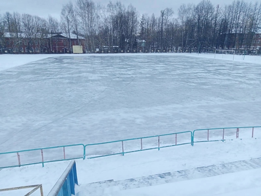 В Кинешме в оттепель работают 8 ледовых площадок