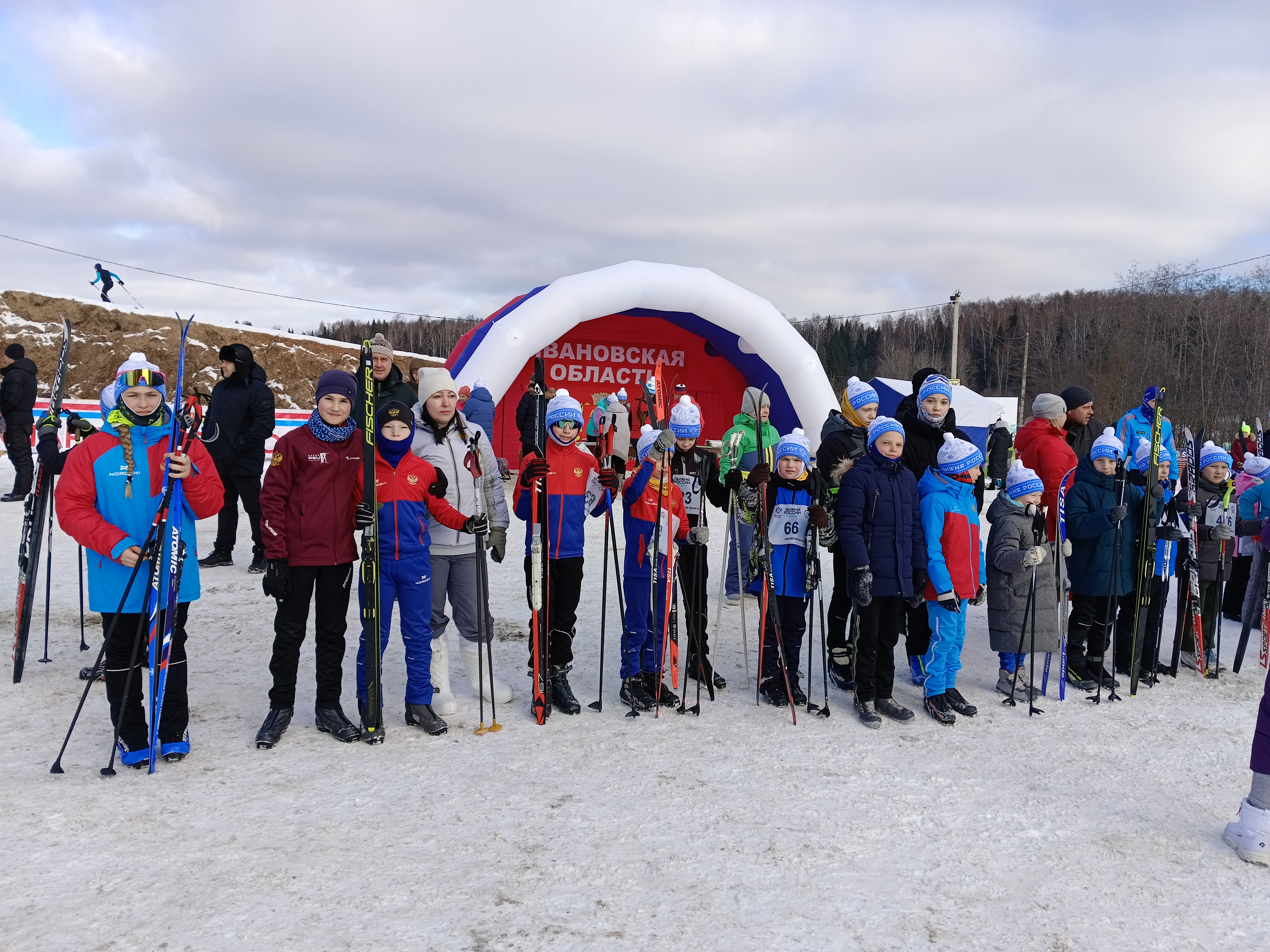 Кинешемцы стали призерами и победителями «Лыжни России 2025»
