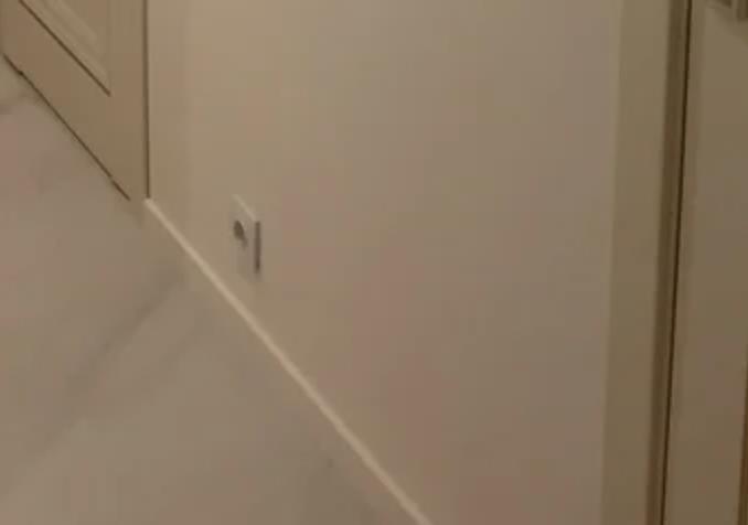 Можно ли клеить МДФ плинтус на обои?