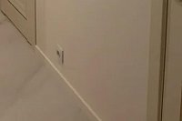 Можно ли клеить МДФ плинтус на обои?