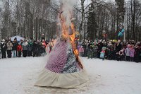 В парке у бывшего КЮМа состоялись масленичные гулянья