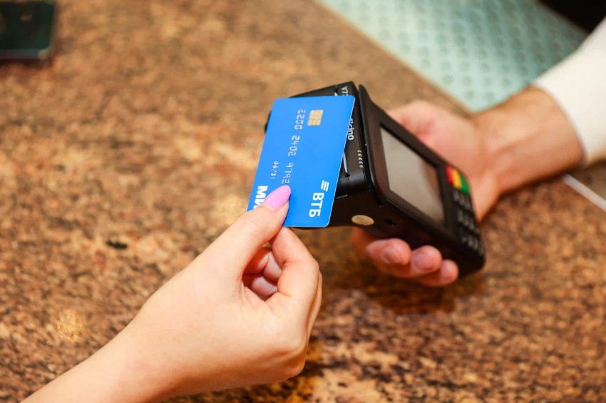 Эксперты рассказали в каких регионах перед праздниками чаще ходят в салоны красоты