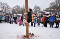 На Базарной площади в Наволоках отметили Масленицу