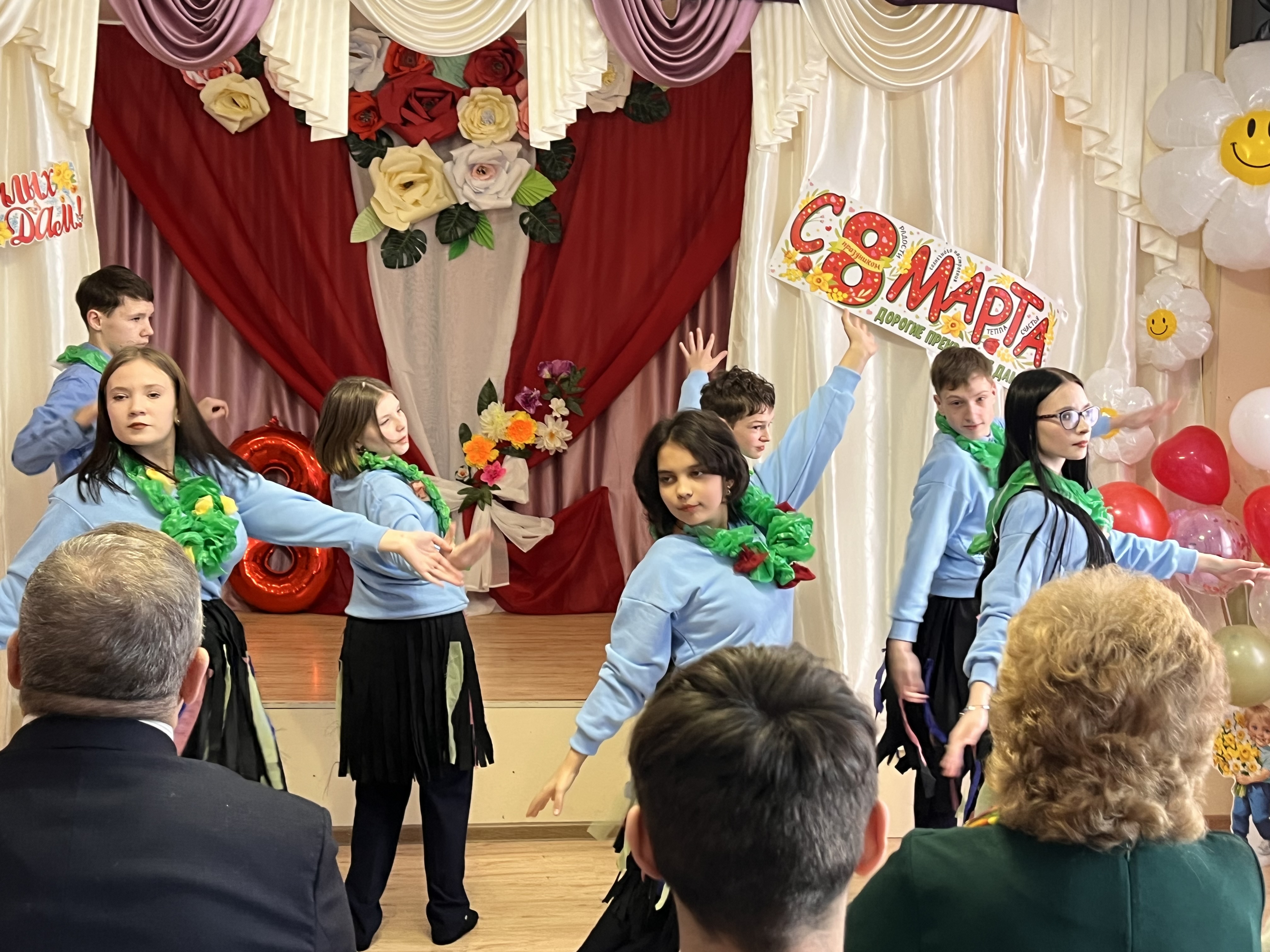 В Кинешемском детском доме состоялся праздничный концерт «Дарите женщинам цветы…»