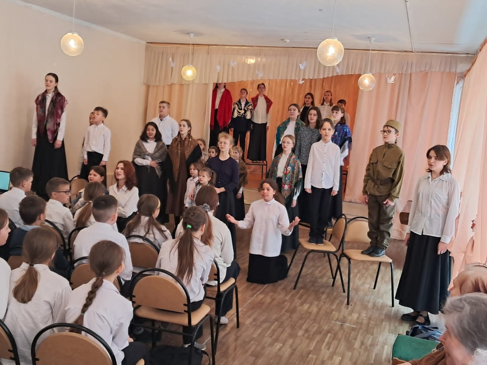 В школах Кинешмы продолжается показ патриотической композиции «Живите за нас»