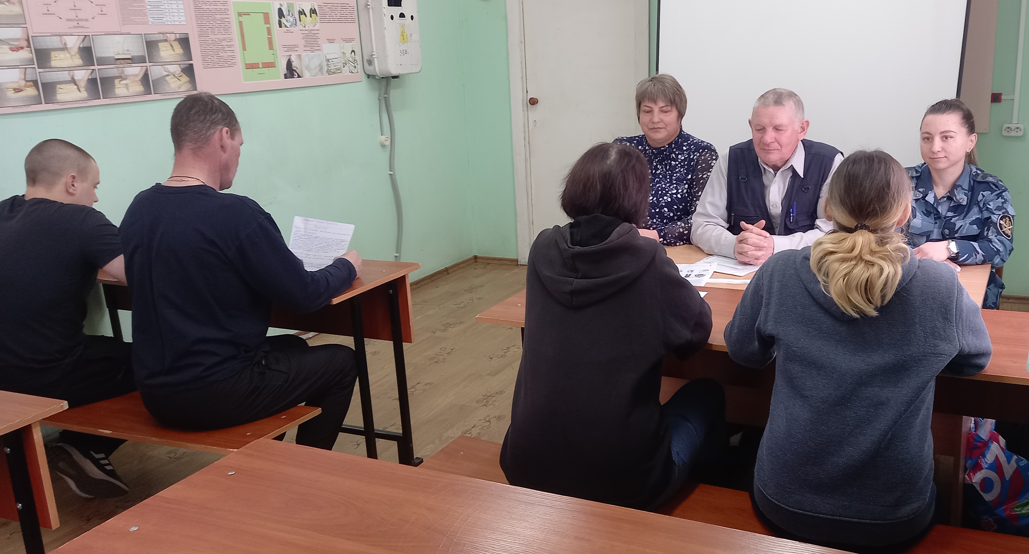 Осужденные КП-12 получили квалификацию «Подсобный рабочий»