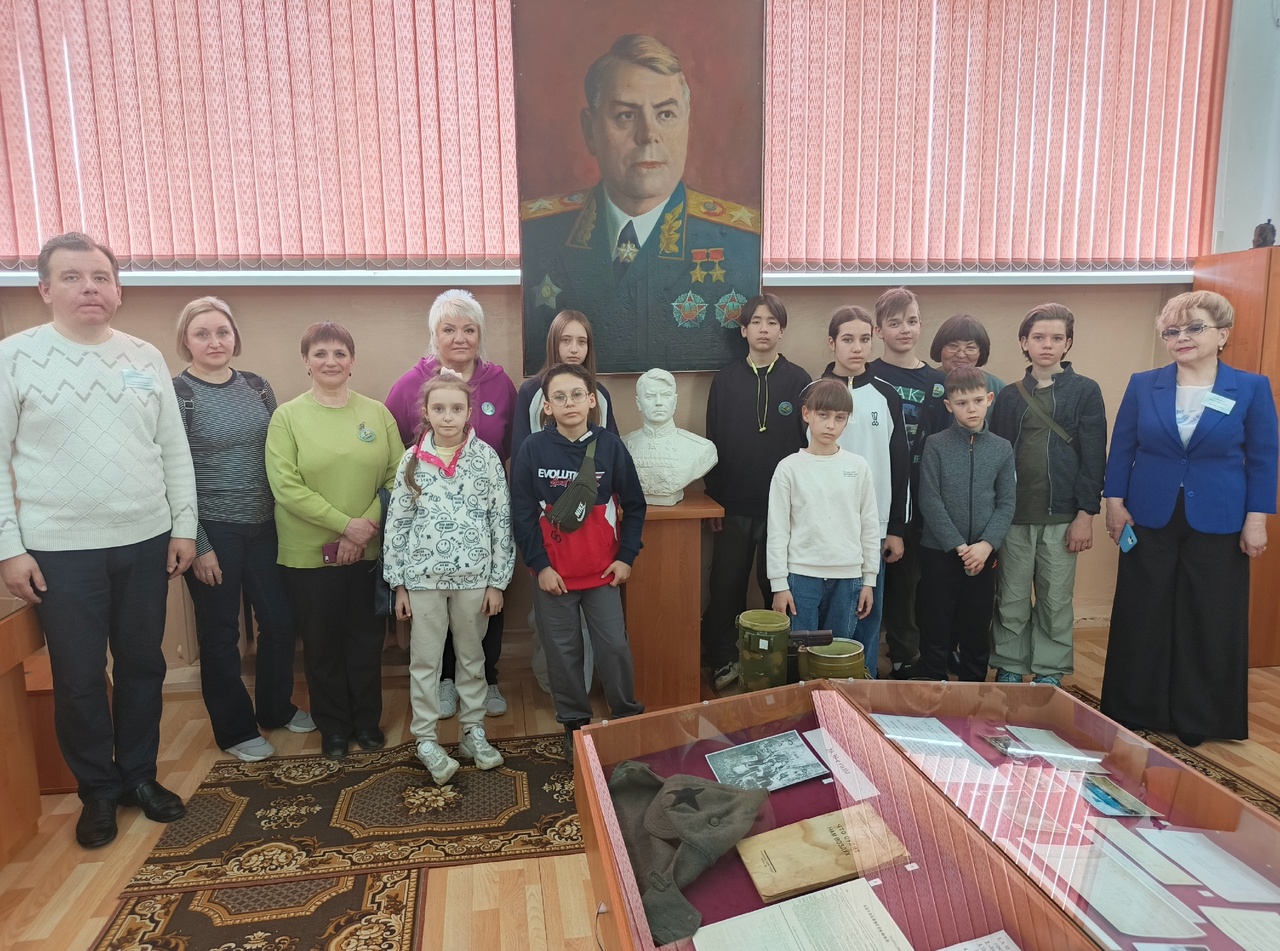 Музей школы №18 посетил отряд «ЮНГИ» из Южно-Сахалинска