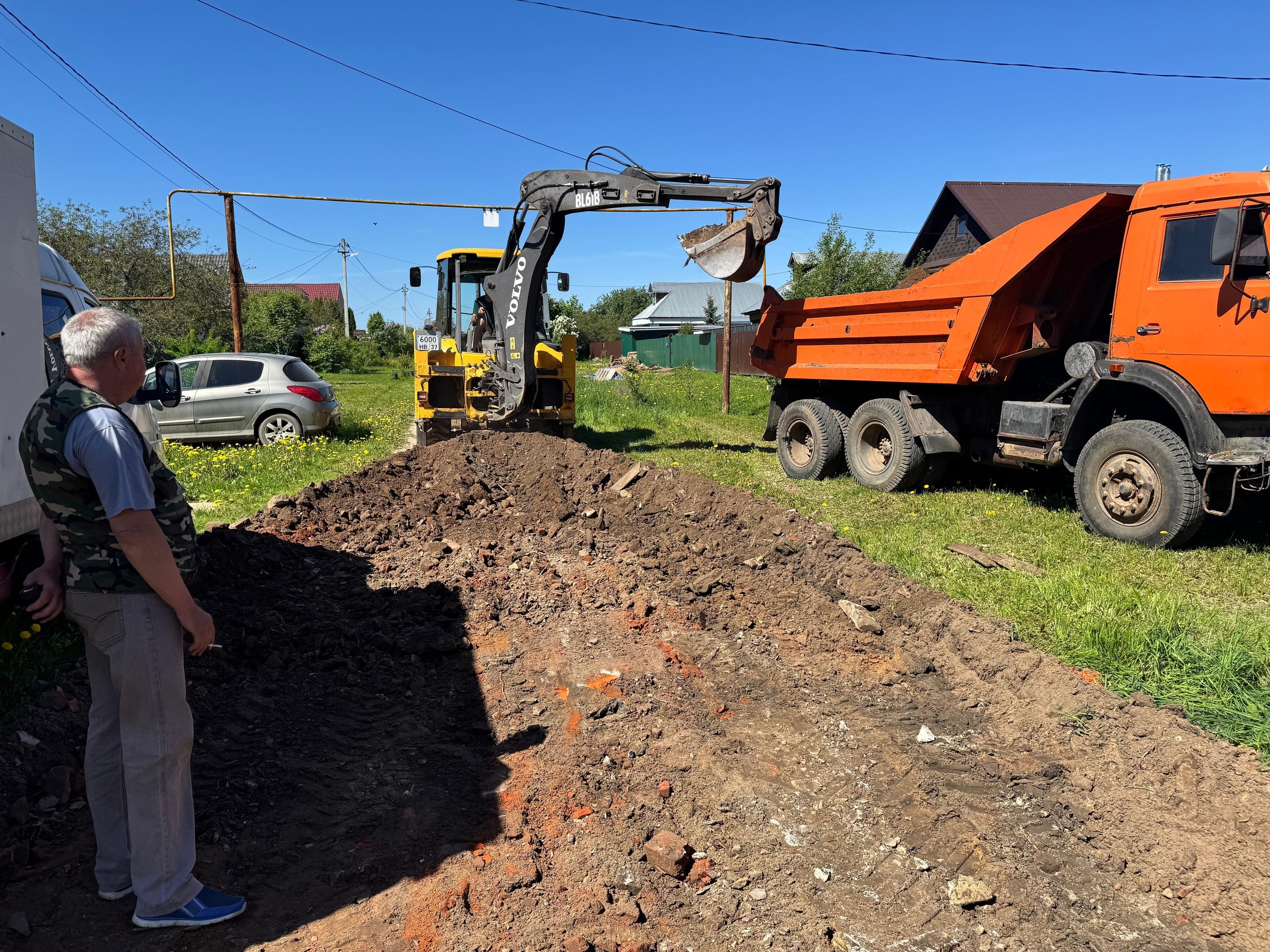 В Наволоках ремонтируют дорогу на улице 9 января