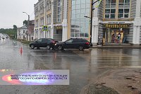 В центре Кинешмы «Киа Рио» влетел в стоящую «Ладу»