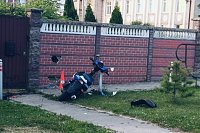 В Решме пьяный водитель на скутере влетел забор дома