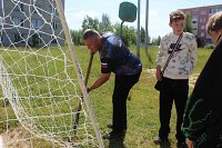 На спортплощадке на ул. Наволокской повесили новые сетки для футбола и волейбола