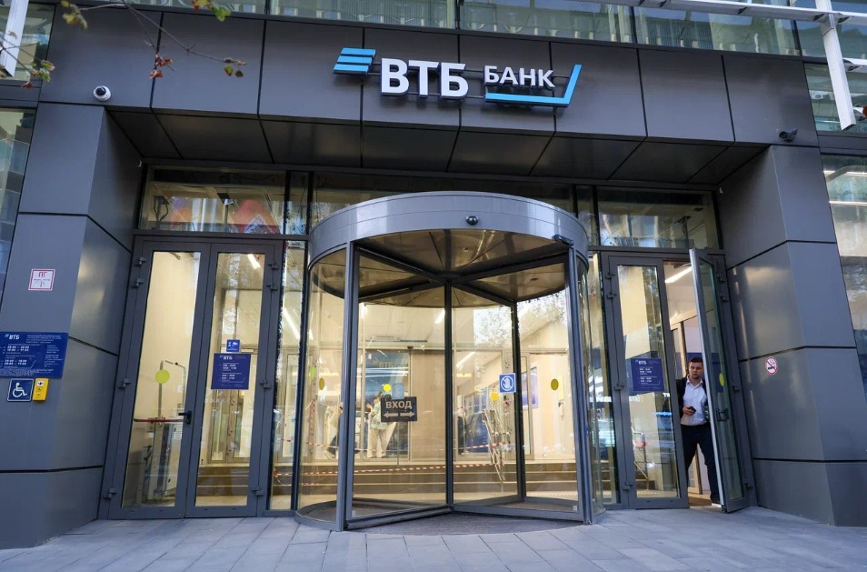 ВТБ откроет в 2025 году около 400 новых офисов в регионах России