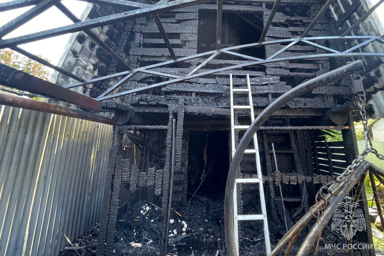 В частном доме на ул.Дзержинского сгорела баня