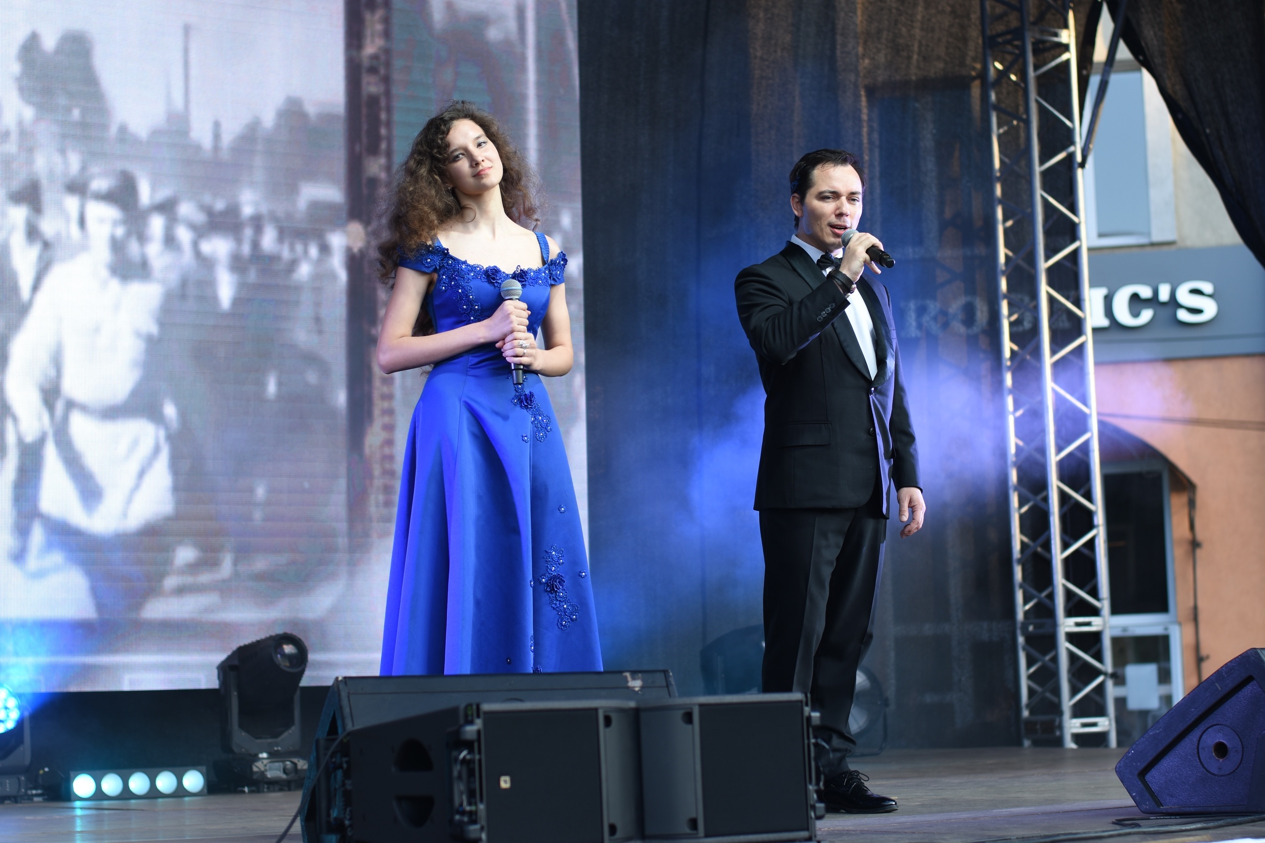 В День Кинешмы состоялся большой концерт Родиона Газманова и движения ГАЗМАНОВ-РОДНИКИ