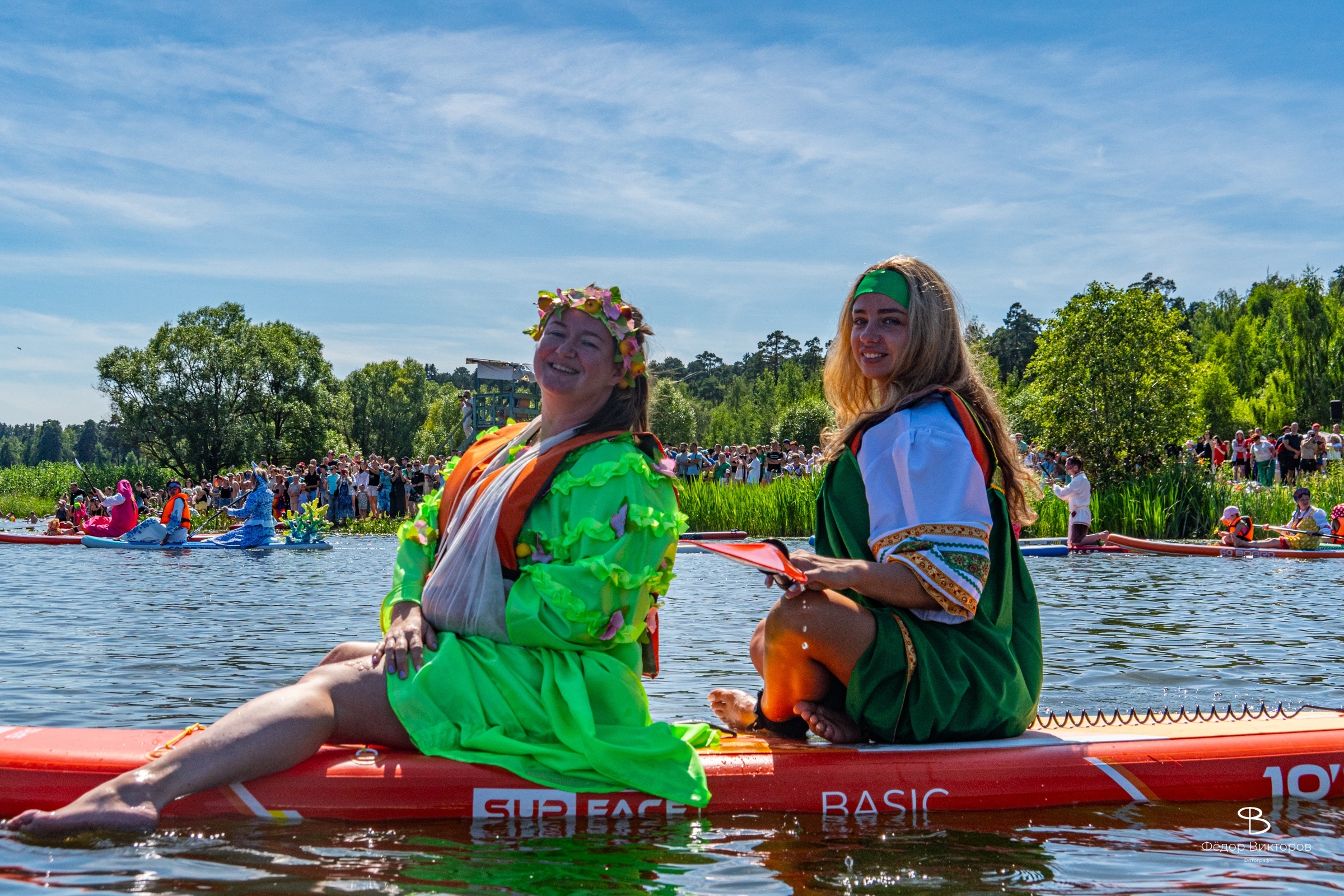 Герои сказок и мультфильмов стали участниками сап-парада в Кинешме