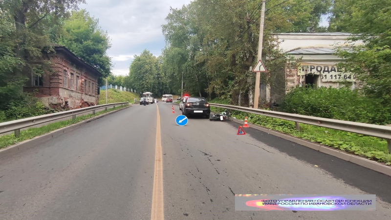 На ул.Юрьевецкой мотоциклист влетел «Мазду»