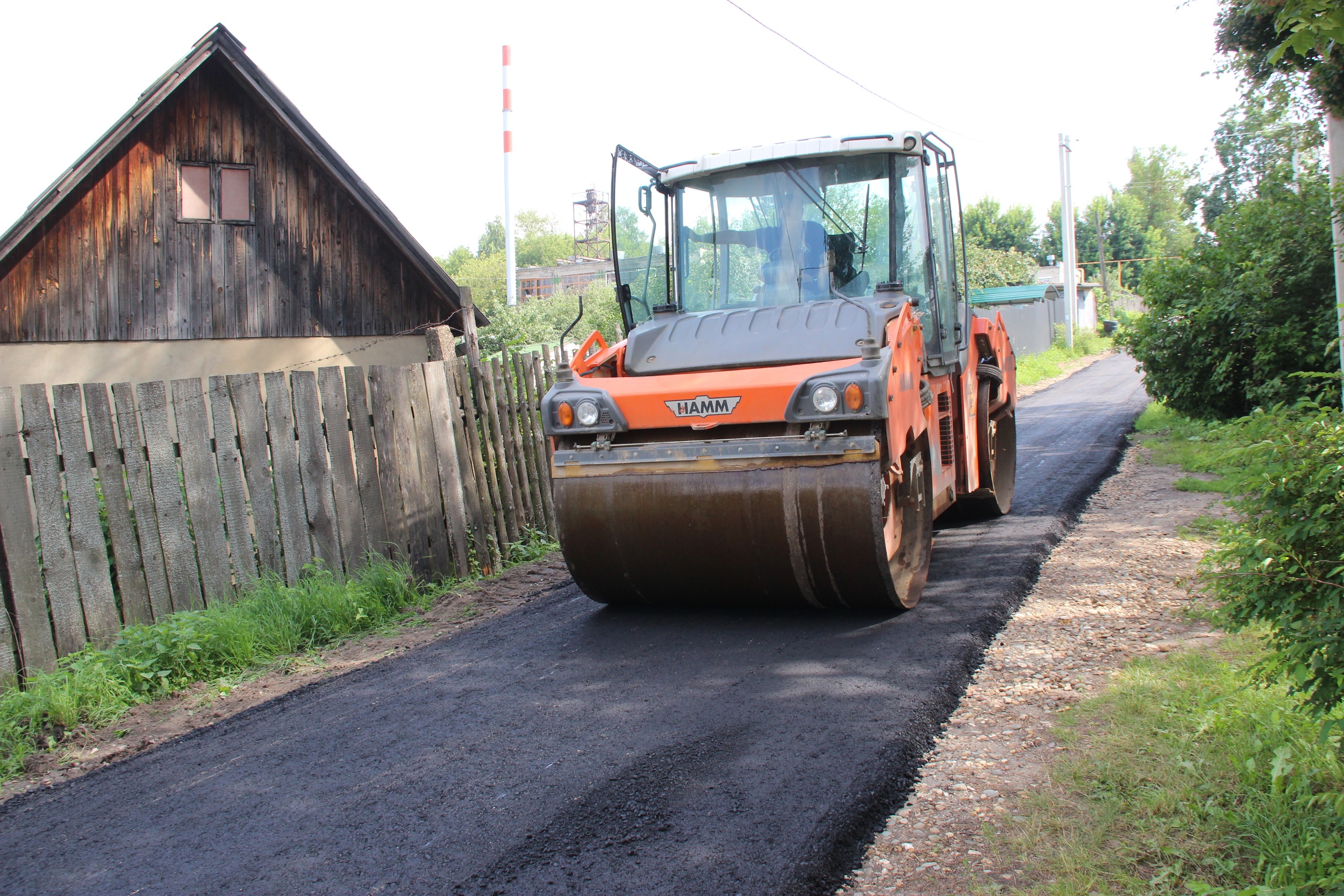 В Кинешме по программе «Местные инициативы» асфальтируют съезды-выезды