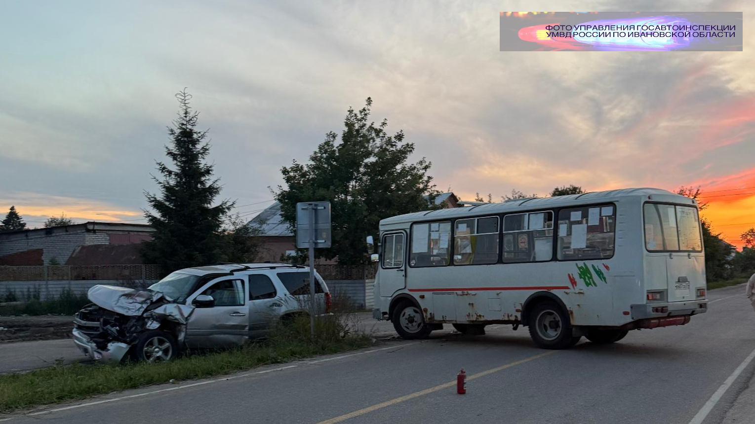 На окраине Кинешмы лоб в лоб столкнулись «ПАЗ» и «Шевроле Тахо»