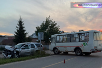 На окраине Кинешмы лоб в лоб столкнулись «ПАЗ» и «Шевроле Тахо»