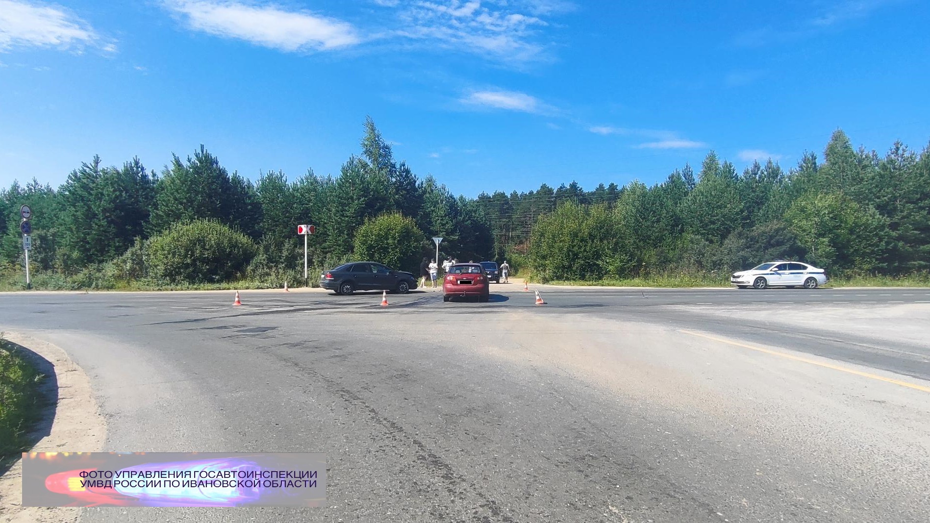 На пересечении улиц 2-я Шуйская и Заволжская две автоледи устроили ДТП