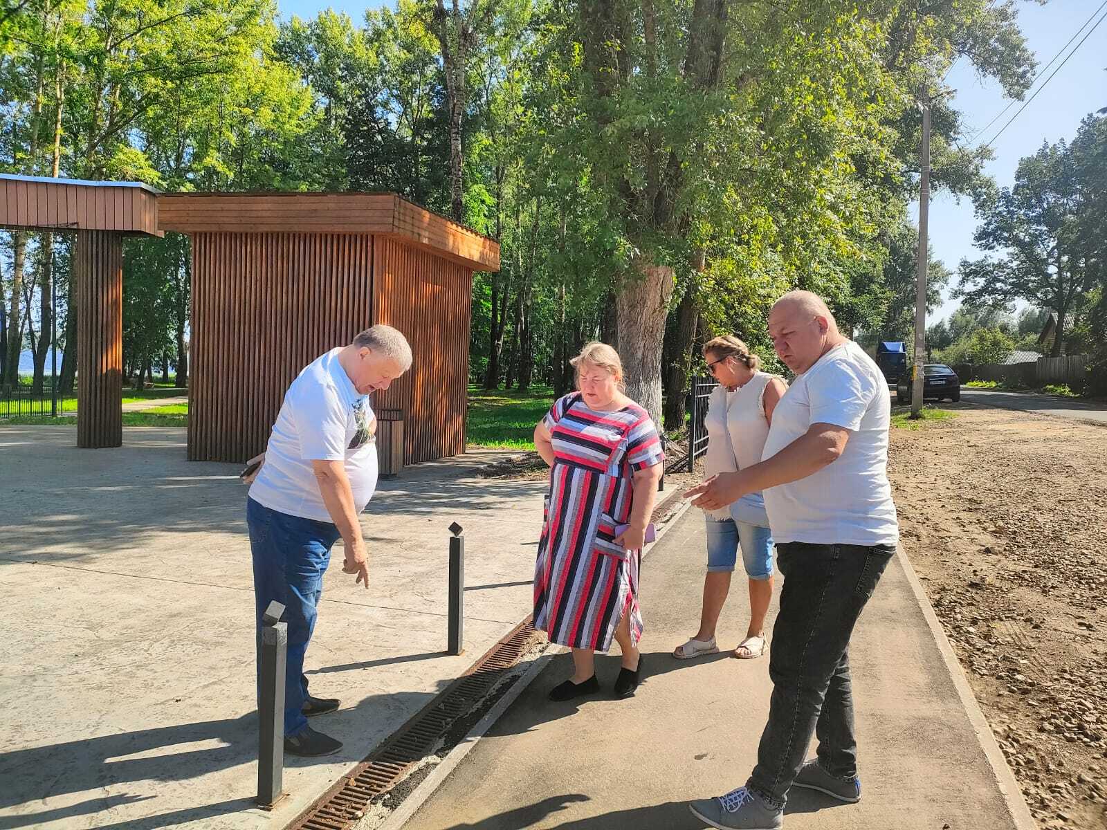 В Наволоках завершен ремонт тротуара вдоль парка «Комсомольский»