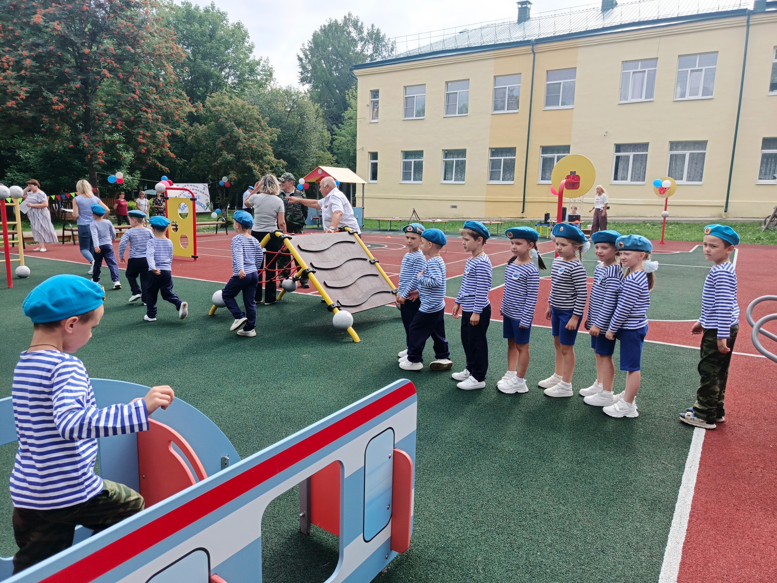 Кинешме прошла военно-патриотическая игра «Юные десантники»