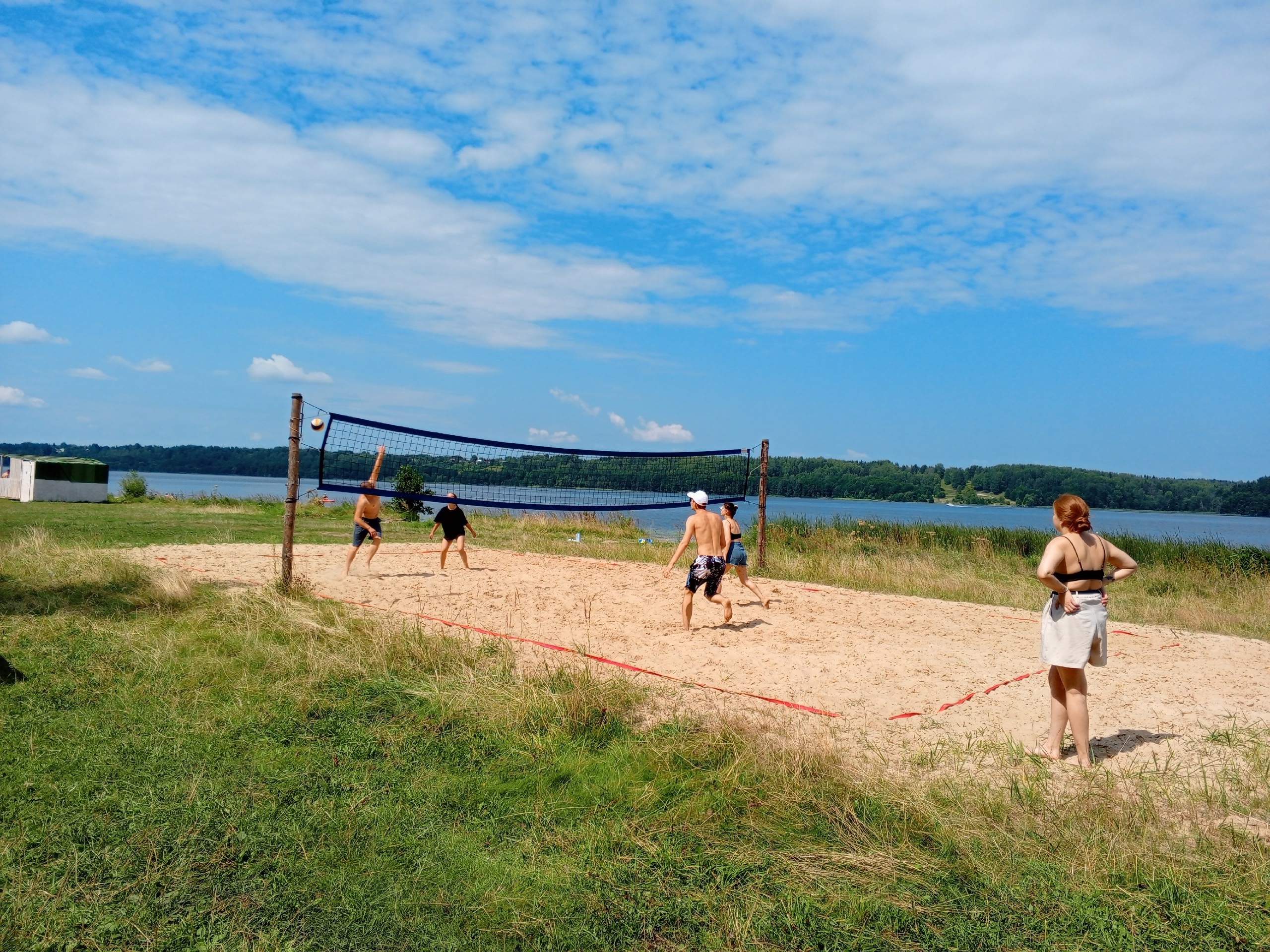 На пляже в Наволоках прошло первенство Кинешемского муниципального района по волейболу