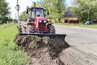 В Кинешме продолжаются работы по профилированию обочин дорог