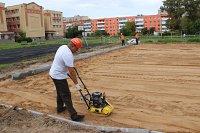У школы №8 начали строительство «умной» спортивной площадки
