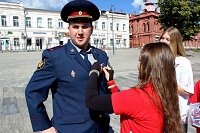 В Кинешме провели акцию «Российской триколор»