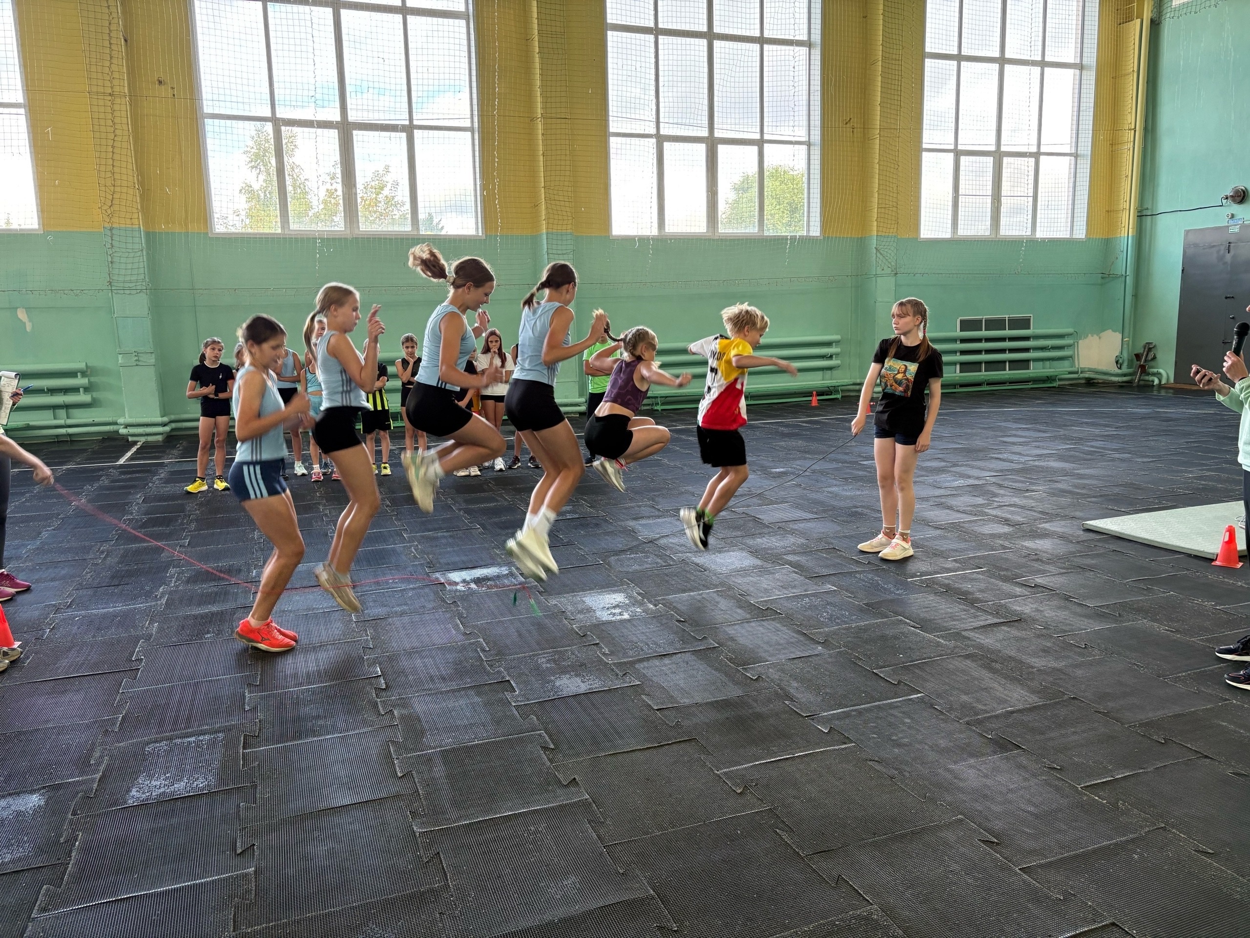 В спортшколе им. олимпийского чемпиона Сергея Клюгина прошли эстафеты