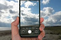 Офлайн тоже можно: как включить на смартфоне кино и музыку без интернета