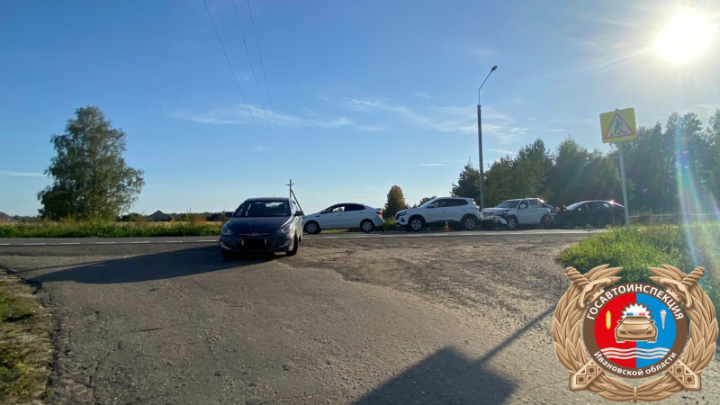 На дороге Кинешма -Наволоки в массовом ДТП столкнулись 4 автомобиля