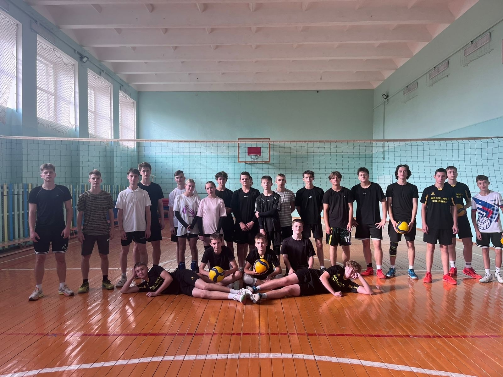 В Кинешме прошел турнир команд микрорайонов по волейболу