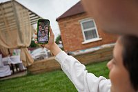 Смартфоны с ИИ догоняют фоторедакторы по росту популярности