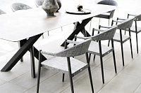 Элитные обеденные столы: 7 материалов, задающих стиль и долговечность