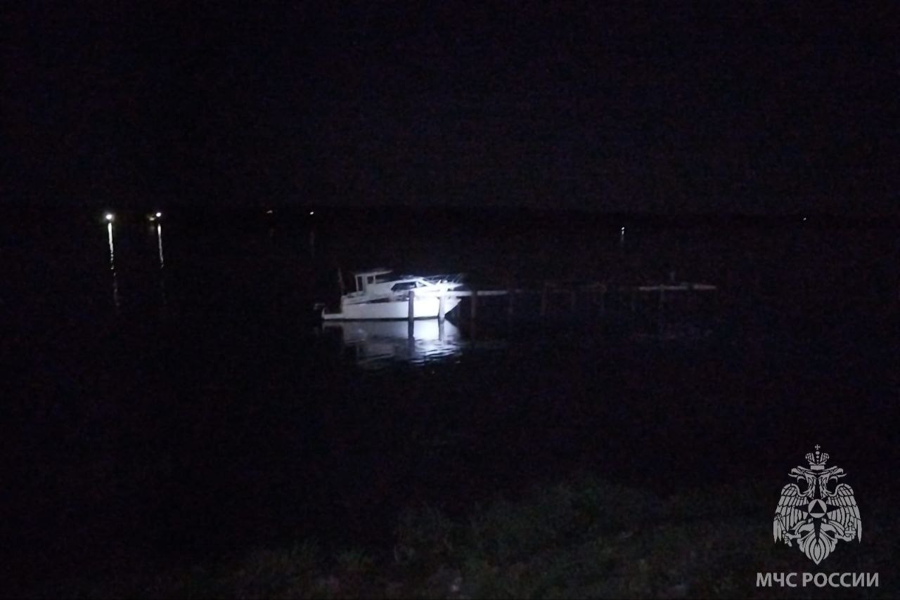 На Волге у Наволок мотолодка врезалась в пристань. Один человек погиб