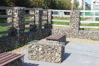 На улице Щорса завершили благоустройство сквера с габионами