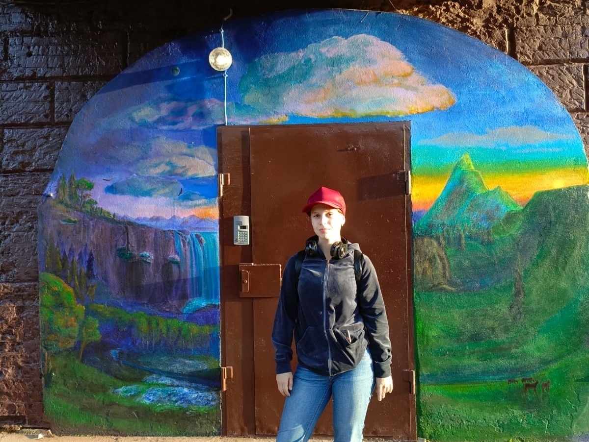 На территории ТОС «Базарная площадь» в Наволоках появился живописный подъезд