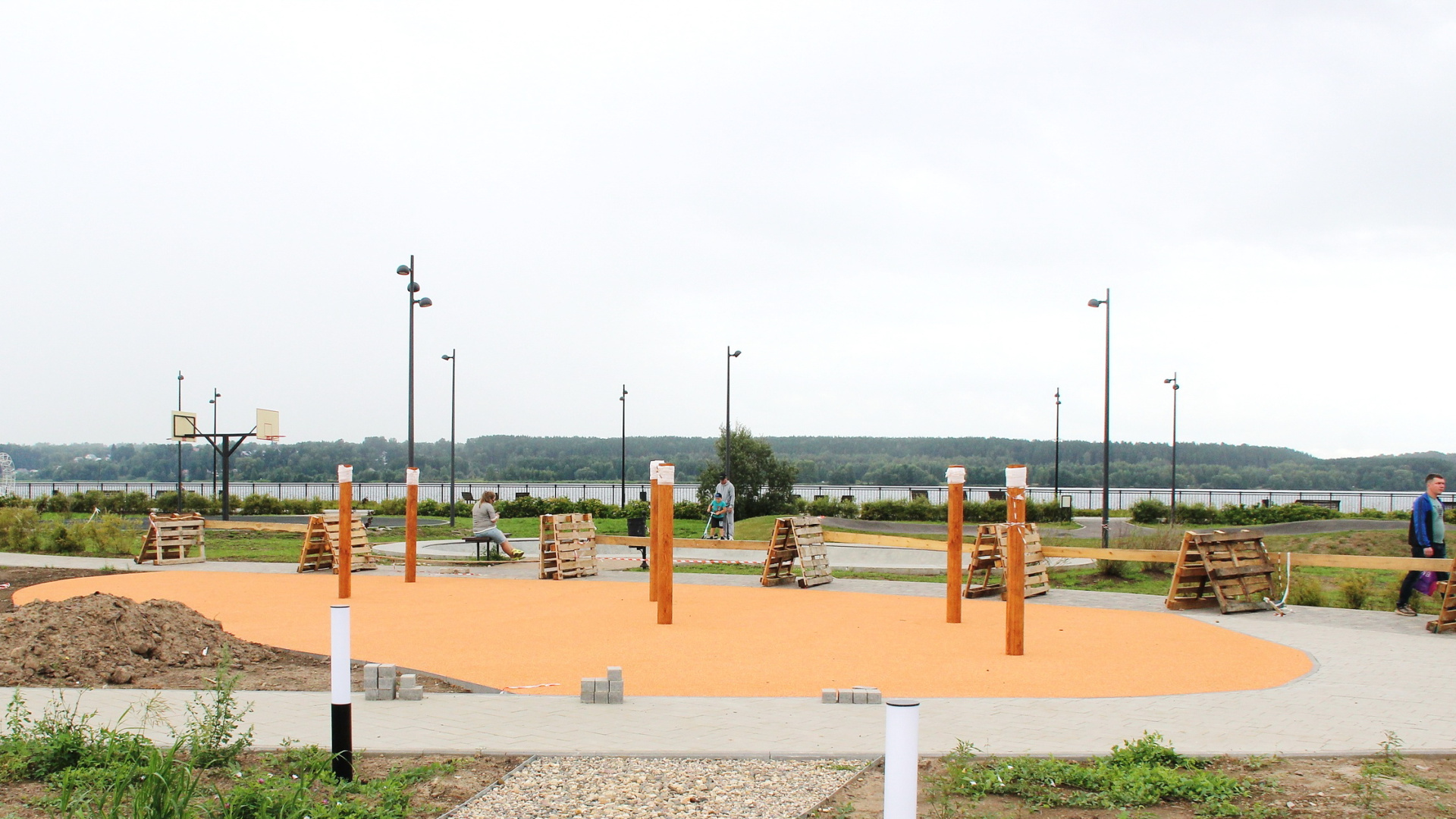 В Кинешме продолжаются работы по благоустройству стрелки у Никольского моста